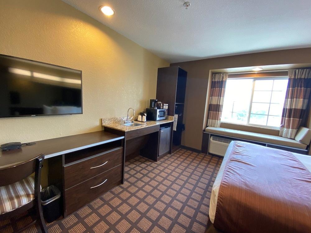 Microtel Inn&Suites Kenedy Exterior foto
